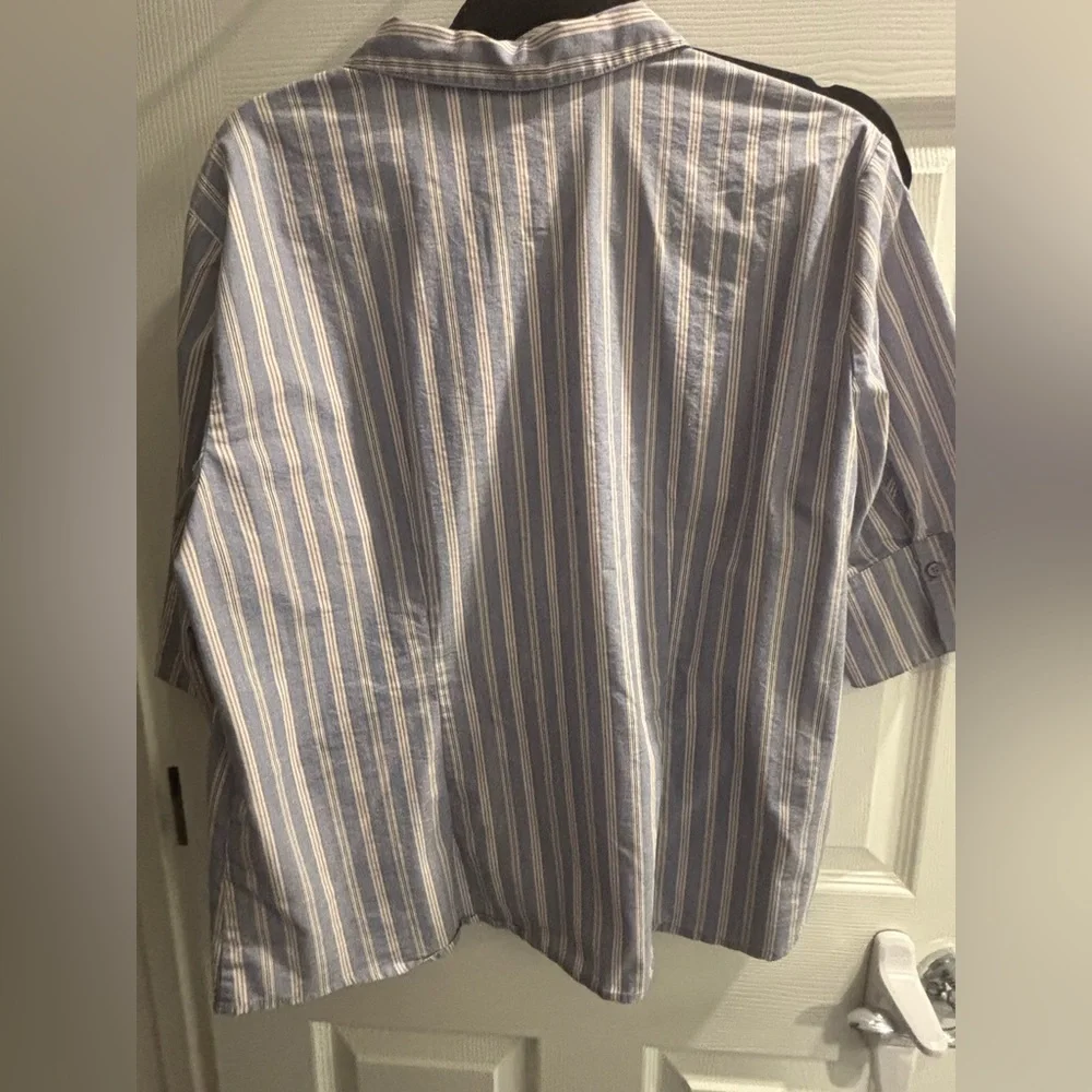 Work button down blouse - Picture 2 of 4